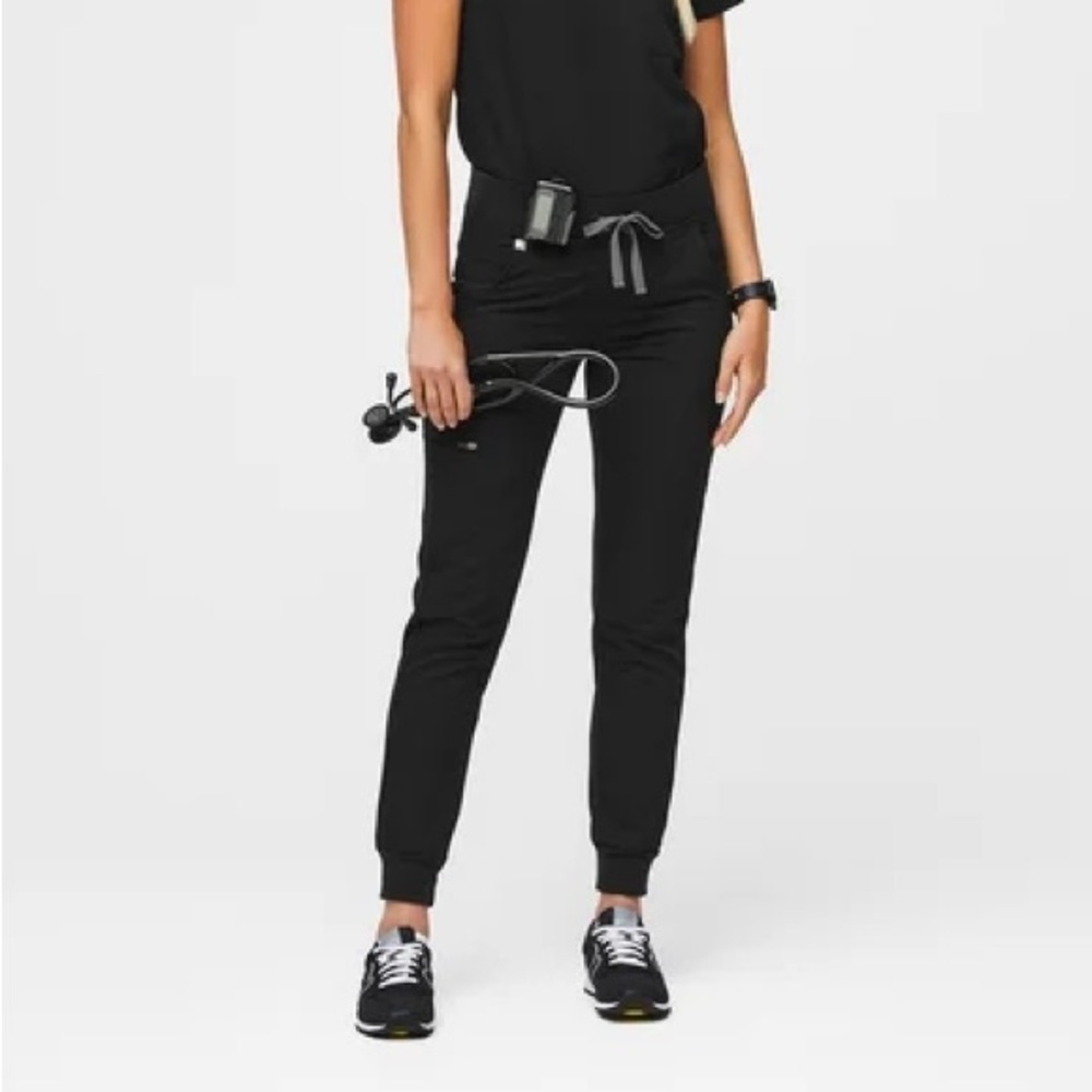 Figs NWT Zamora 2.0 Joggers Pants Black - Picture 2 of 6